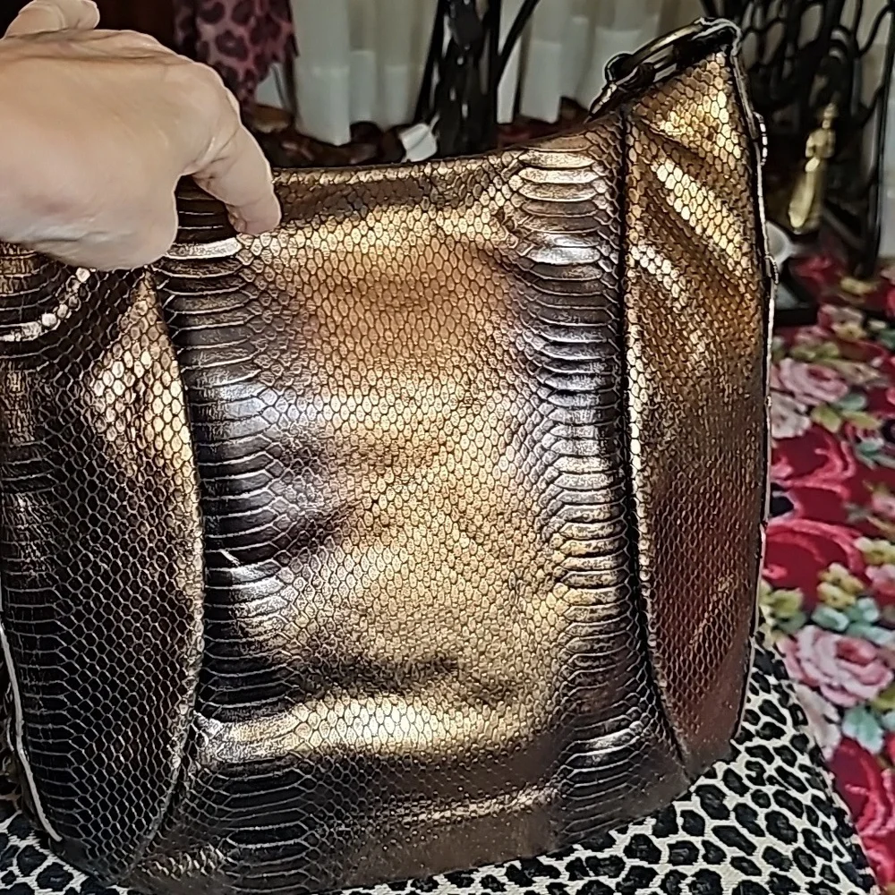 Donald Pliner copper colored leather bag - Picture 4 of 13